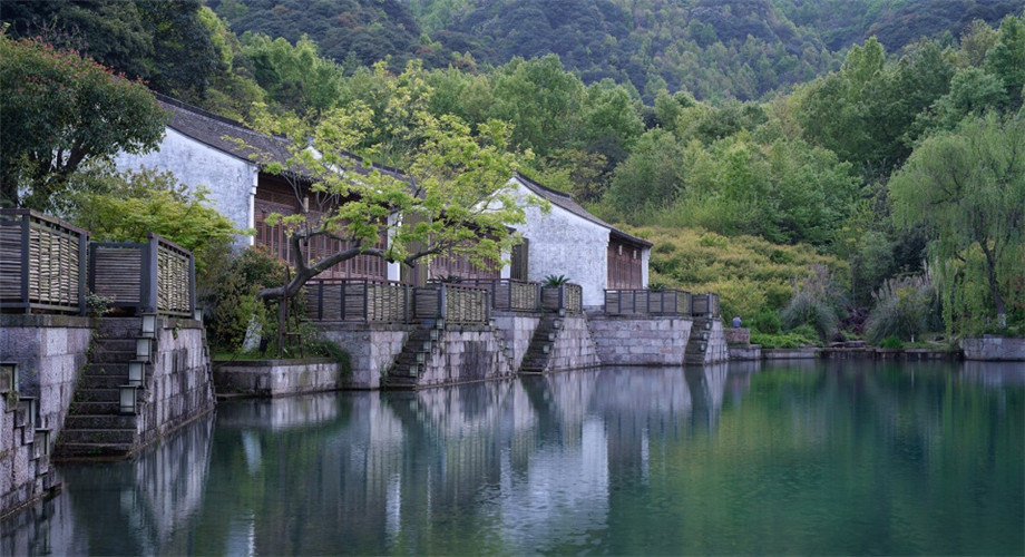 徽派特色酒店裝修  蘭亭安麓度假酒店設(shè)計(jì)裝修實(shí)景圖